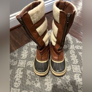Sorel Helen of Tundra women’s 6 Snow boots